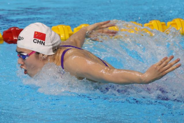华体会下载-游泳争霸赛张雨霏包揽两金 刘湘叶诗文主项夺牌